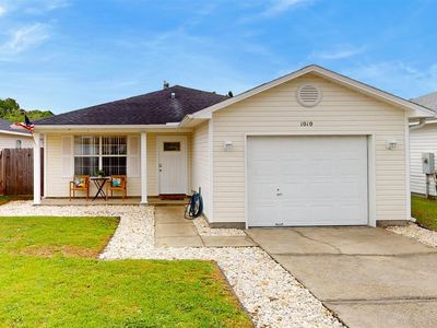 Property at 1010 Antigua Cir, Pensacola, FL