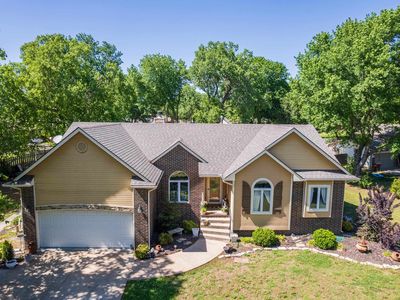 5 Lake Dr