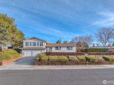 1103 S Skyline Drive