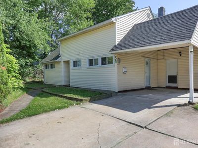33 Pinetree Rd