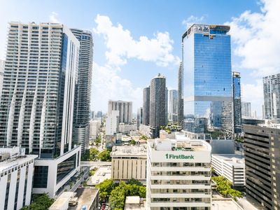 951 Brickell Ave APT 2407