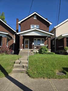 609 Elm St