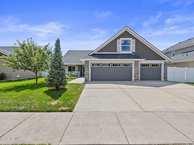 2912 E Thrush Dr