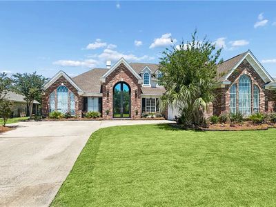 161 W Augusta Ln