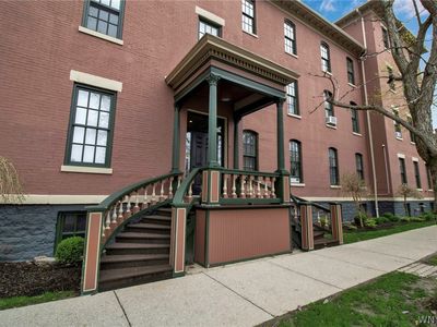 125 Edward St APT 1F