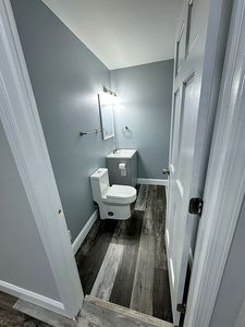 5 Elmhurst Dr