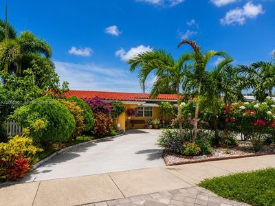 Property at 201 NE 57th Ct, Oakland Park, FL