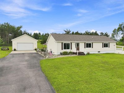 2020 Lakeview Ln