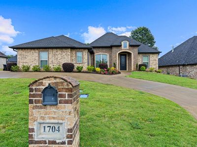 1704 Riviera Dr