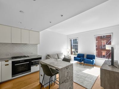 185 Grand St APT 4C