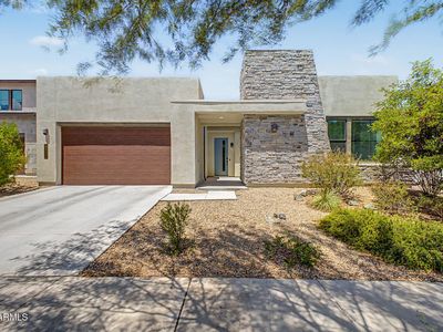 1122 E MONTE Way