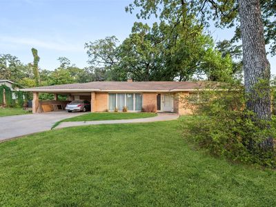 1412 Oaklawn Dr
