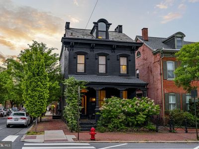 449 W Walnut St