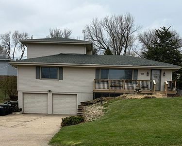 10607 Fowler Ave
