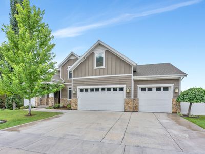 4145 N Foothill Dr