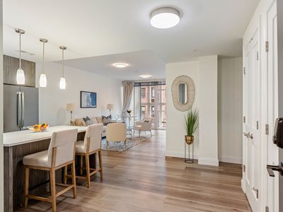 771 Harrison Ave #304
