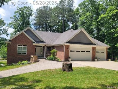 6233 Mack Rd