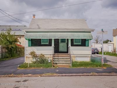 5 Jackson Ave