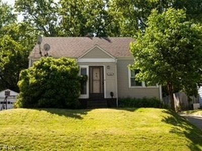 1176 Easton Dr