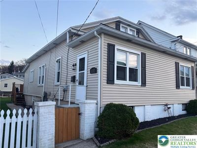 137 E Walter St