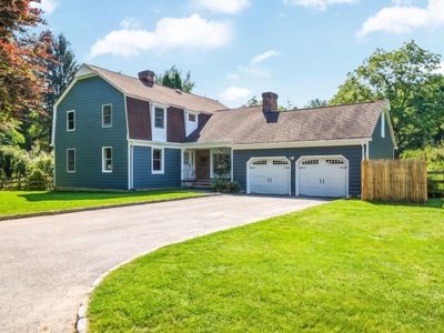 Property at 2 Chester Woods Dr, Chester, NJ