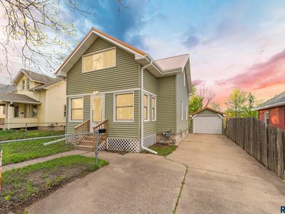 1530 W 10th St