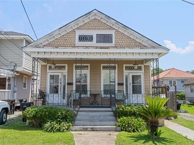 3237-3239 Delachaise St