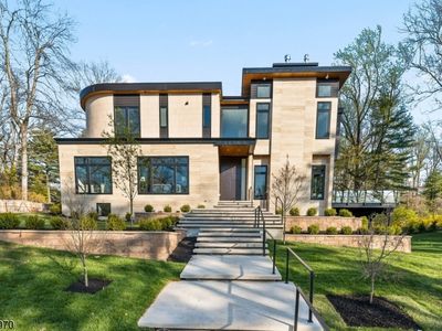 9 Far Brook Dr