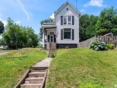 Property at 221 S 9th St, Petersburg, IL