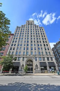 30 E Central Pkwy APT 804