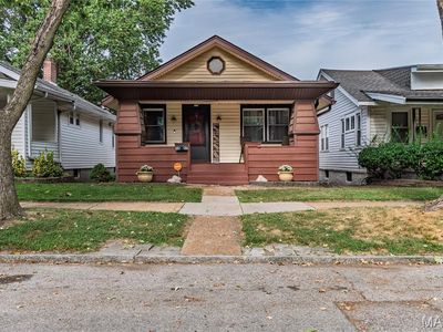 5047 Dewey Ave