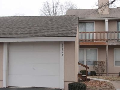 Property at 10995 Rosehill Rd, Overland Park, KS