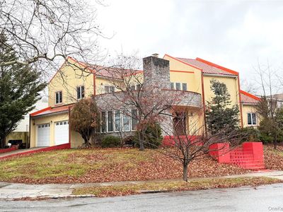 26105 Bridgewater Avenue