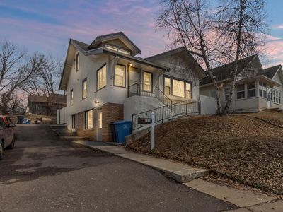1106 Irving Ave N