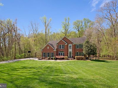 405 Pondview Ln