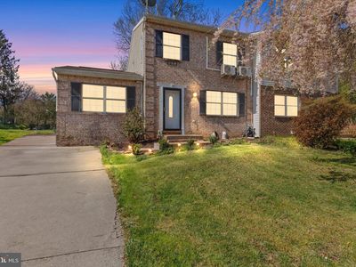 1037 Tom Paine Dr
