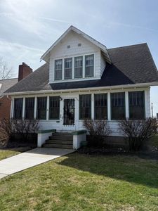 305 Summit St SE