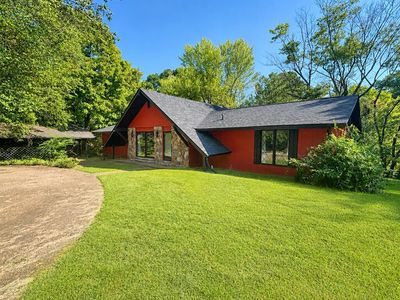 670 E Highway 22