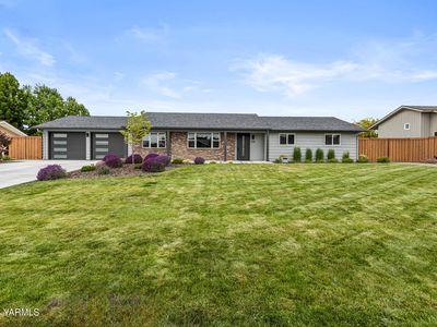 208 N 70th Ave