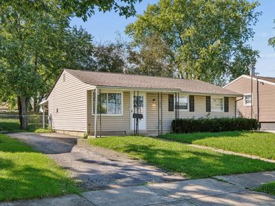 809 Maurine Dr