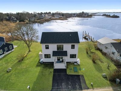 38 Beach Dr