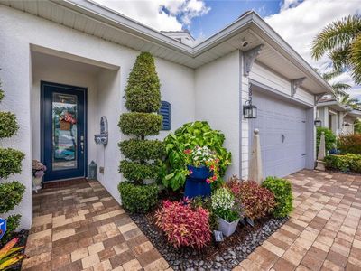 28268 SEASONS TIDE AVE