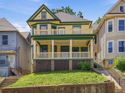 703 Caledonia Pl
