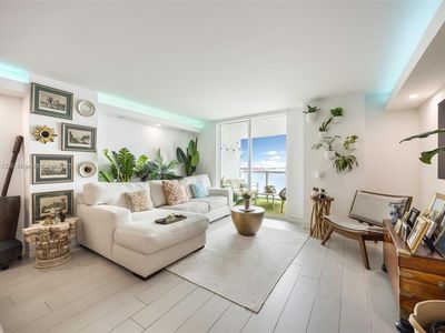 2101 Brickell Ave APT 807