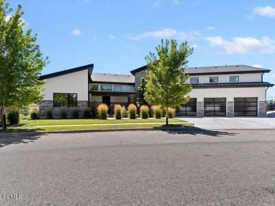 5923 Harvest Point Circle