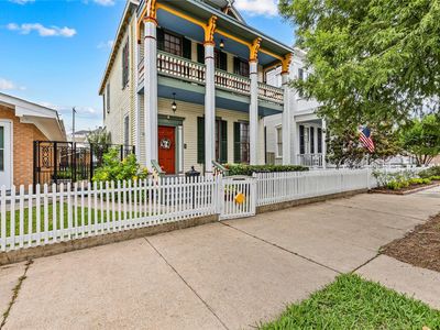 1807 Church St