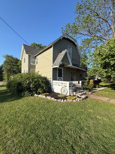 330 W 3rd St