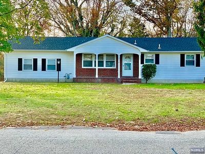 Property at 1136 Rae Dr, Hainesport, NJ