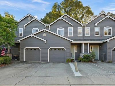 6 Flora Ln