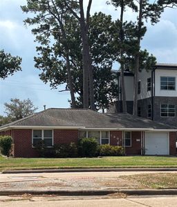 1301 Antoine Dr